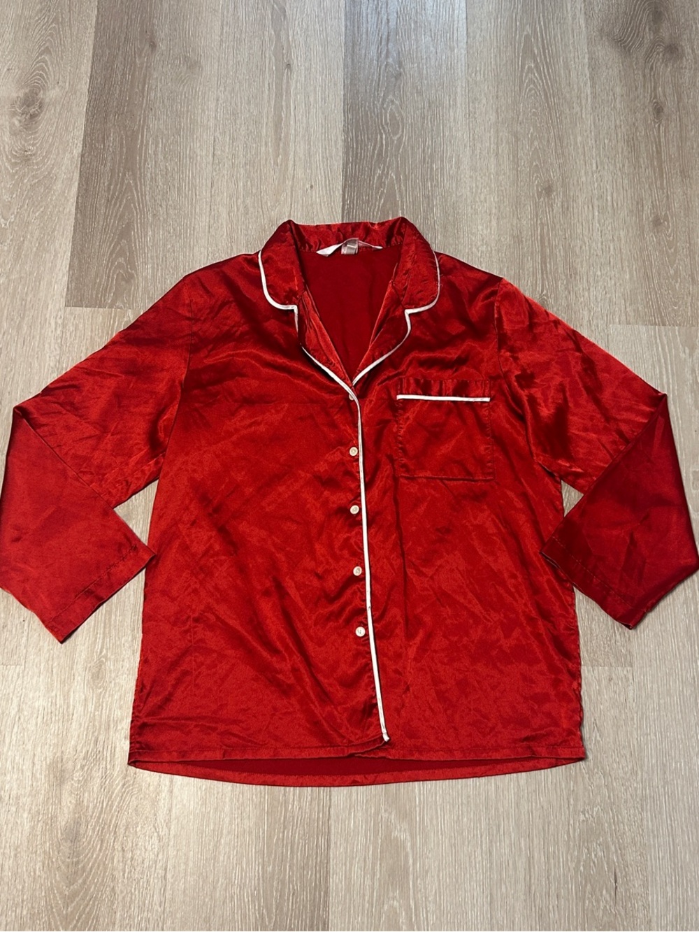Victoria’s Secret Red Satin Button-Front Pajama Top Sz Small